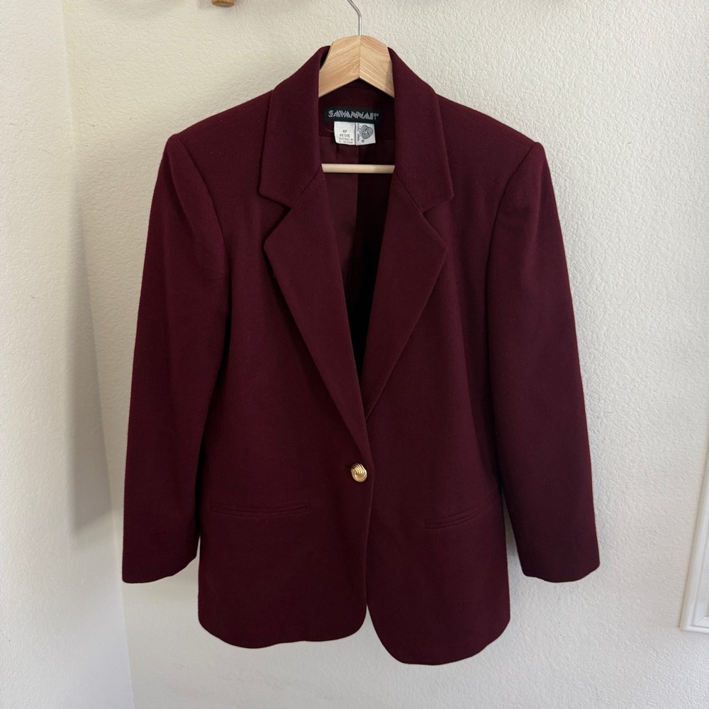 SAVANNAH vintage 90s Burgundy red 100% wool blazer with gold button size 4